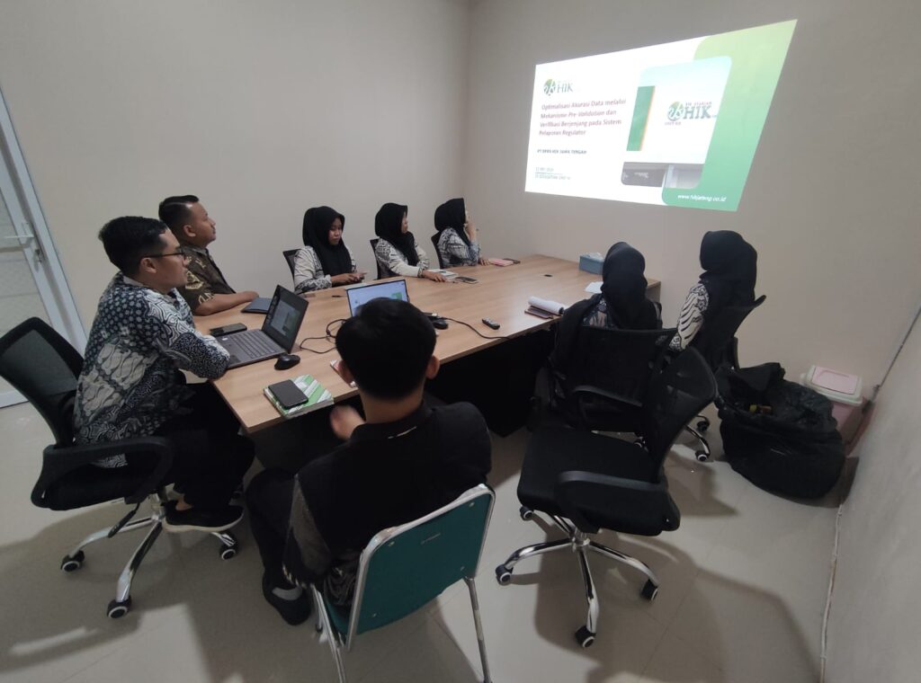 Direktur YMFK Berikan Sosialisasi Optimalisasi Akurasi Data pada Sistem Pelaporan Regulator